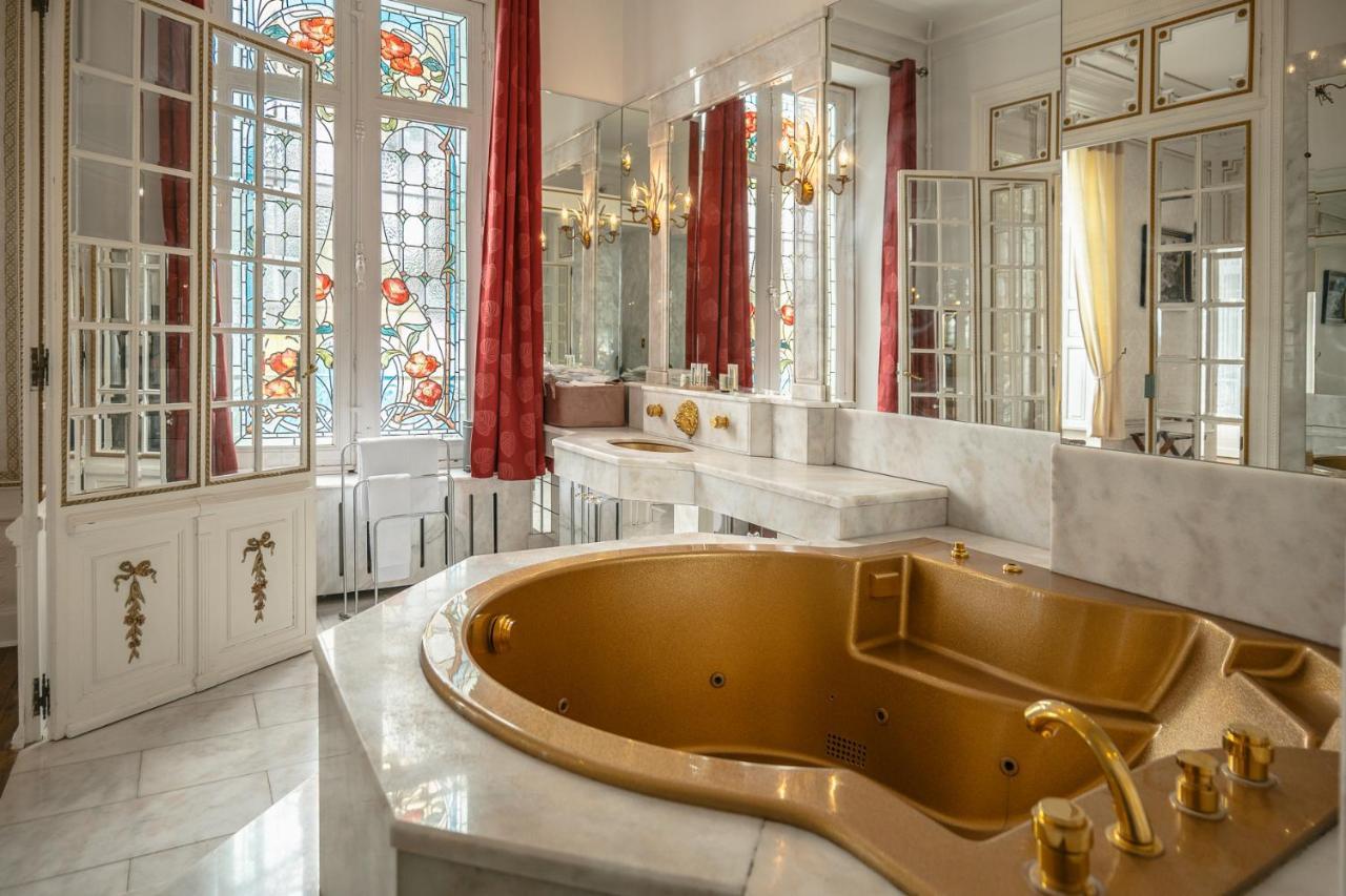 Chateau Des Orchidees En Val De Loire โซมูร์ ภายนอก รูปภาพ